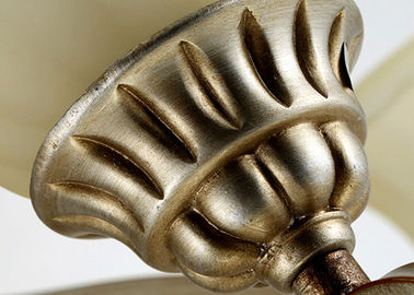 Metallo oro/dell'argento e candeliere d'annata del ferro battuto di vetro con le tonalità, 6 600W leggeri E27