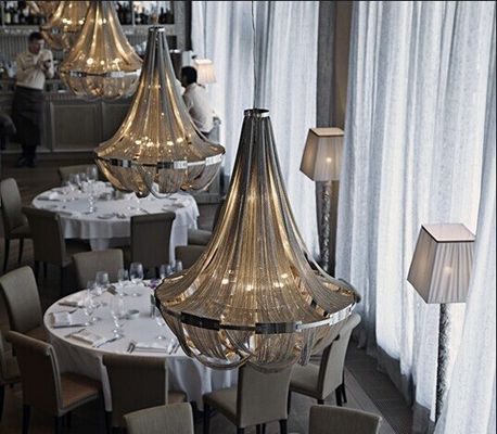 Luce interna moderna del candeliere della catena del metallo di colore del nichel del cromo di vendita del grande candeliere di lusso caldo dell'hotel per le ville dell'hotel