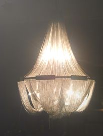 Illuminazione interna della sospensione della catena del metallo del cromo candelieri moderni di lusso delle ville dei grandi