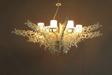 Illuminazione bianca di legno di gomma di splendore dei candelieri del palazzo per le ville/hotel di lusso