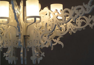 Illuminazione bianca di legno di gomma di splendore dei candelieri del palazzo per le ville/hotel di lusso