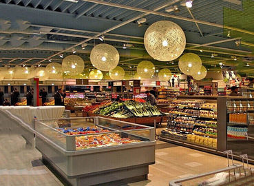 La sospensione moderna della canna dell'erba accende le lampade del pendente per il supermercato