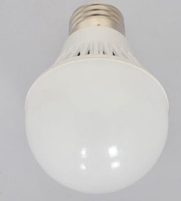 durata della vita lunga delle lampadine del globo di 15W E27 1450LM Epistar LED