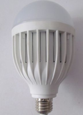 Alte fabbriche d'abitazione di plastica delle lampadine del globo del lume 12W 1150LM IP45 Epistar LED