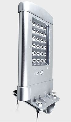 IP65 30W ha integrato le iluminazioni pubbliche all'aperto bianche fresche del LED, iluminazione pubblica alimentata solare del LED