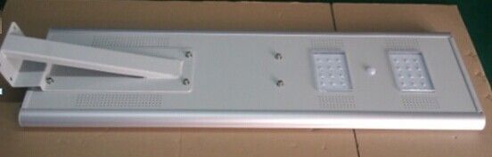 Alte iluminazioni pubbliche solari tutte comprese all'aperto pure di bianco IP66 LED del lume 50W