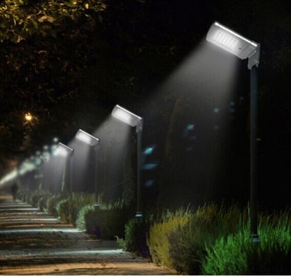 6W IP66 impermeabilizzano le iluminazioni pubbliche alimentate solari all'aperto del LED per illuminazione del parco