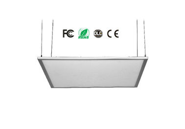 L'ufficio che accende le plafoniere 6000K 7000LM dello schermo piatto di 72W LED sospende l'installazione